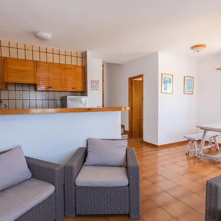 Sorelia - Close To The Beach & Sea Views Holiday home